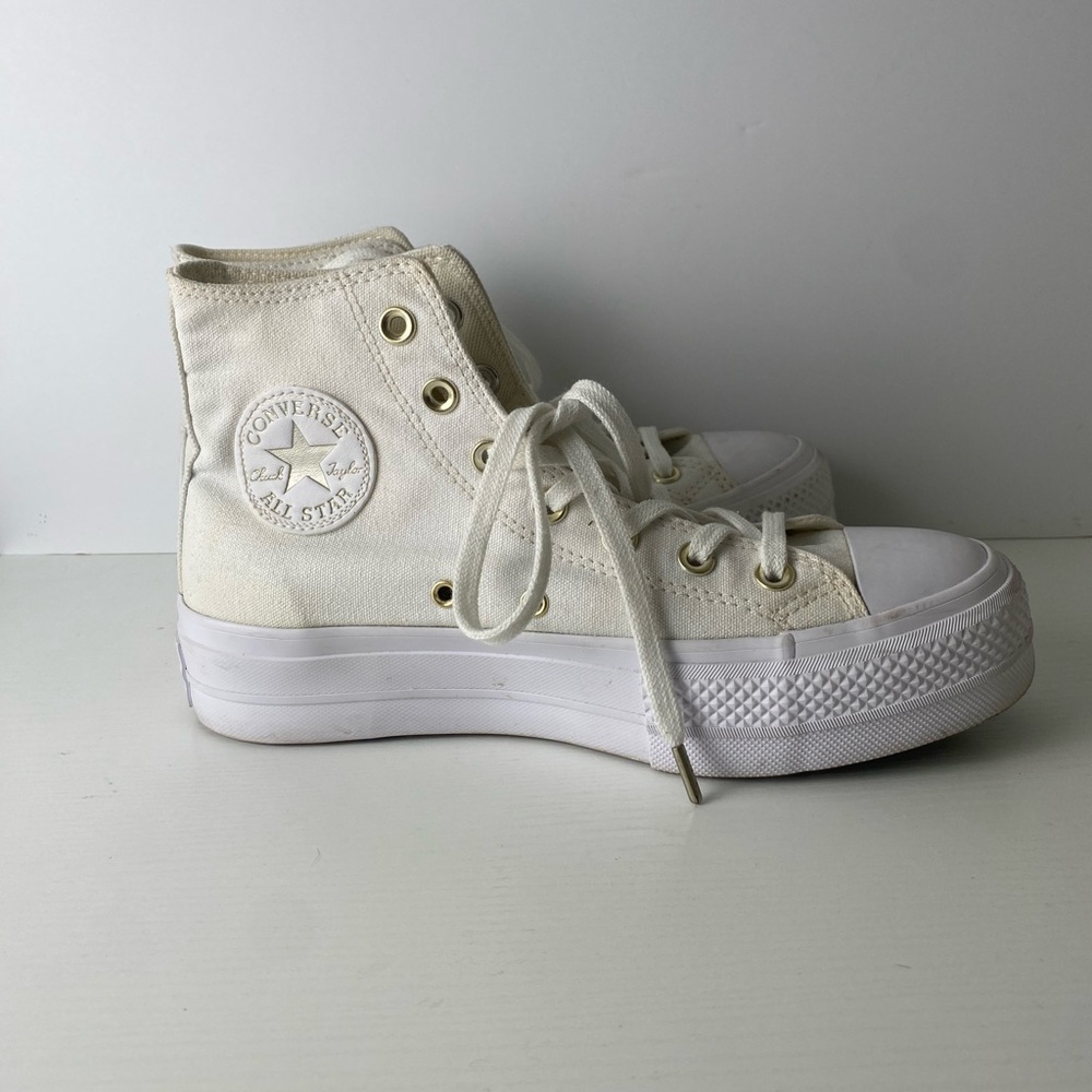 Converse Women's Cream High-Top Sneakers size 7.5